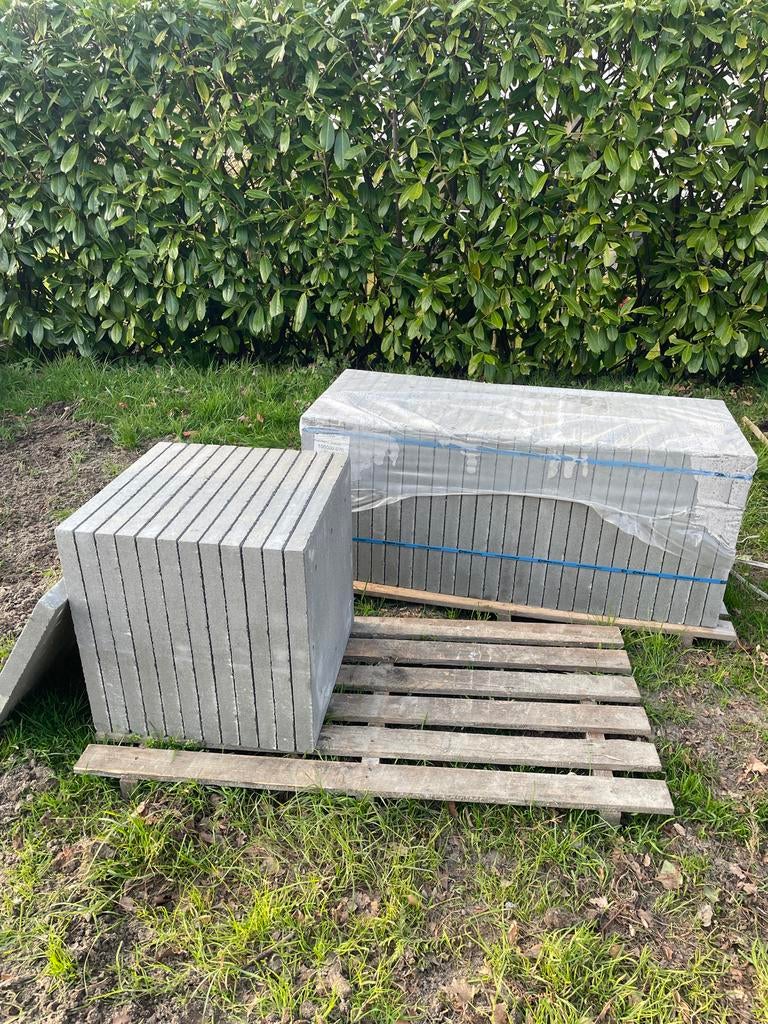 10m2 Nieuwe grijze terrastegels 50x50x4 cm met mini facet, Ophalen, Nieuw, 10 m² of meer, Beton