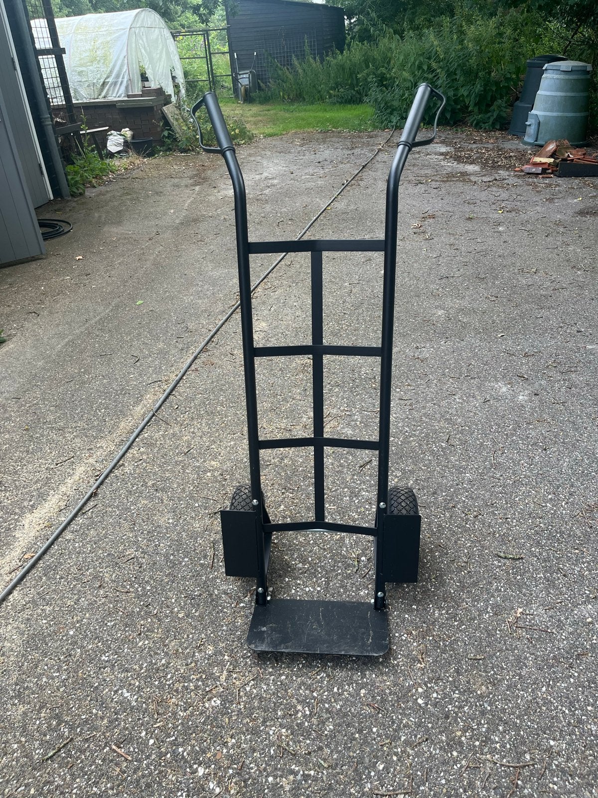 Stevige steekwagen met luchtbanden, 60 tot 80 liter, Ophalen, Zo goed als nieuw, Steekwagen