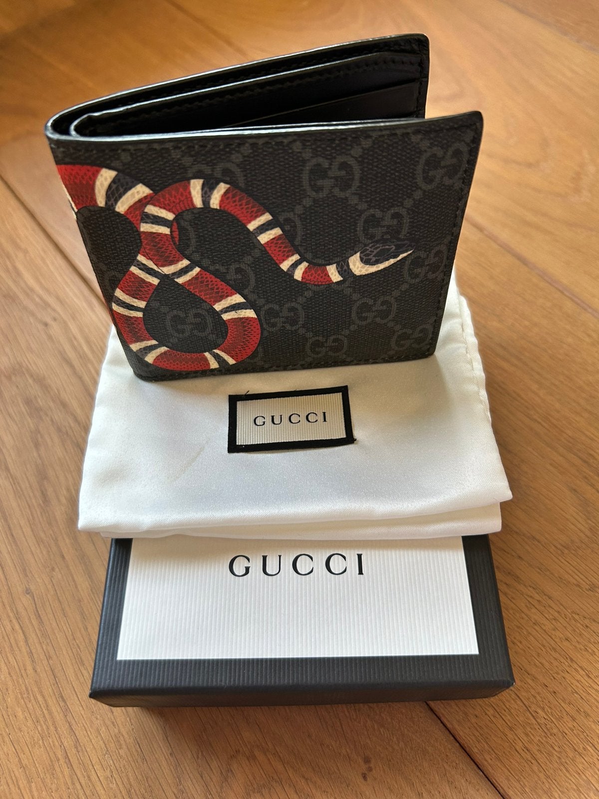 Gucci Kingsnake wallet GG Supreme Black, Ophalen of Verzenden, Zo goed als nieuw, Zwart, Overige merken