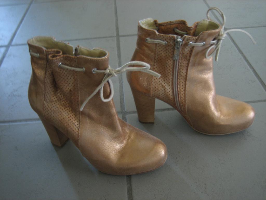 Nieuw! Rose-goud enkellaarsje ROBERTO D'ANGELO 37,5 snazzeys, Verzenden, Beige, Lage of Enkellaarzen, Nieuw