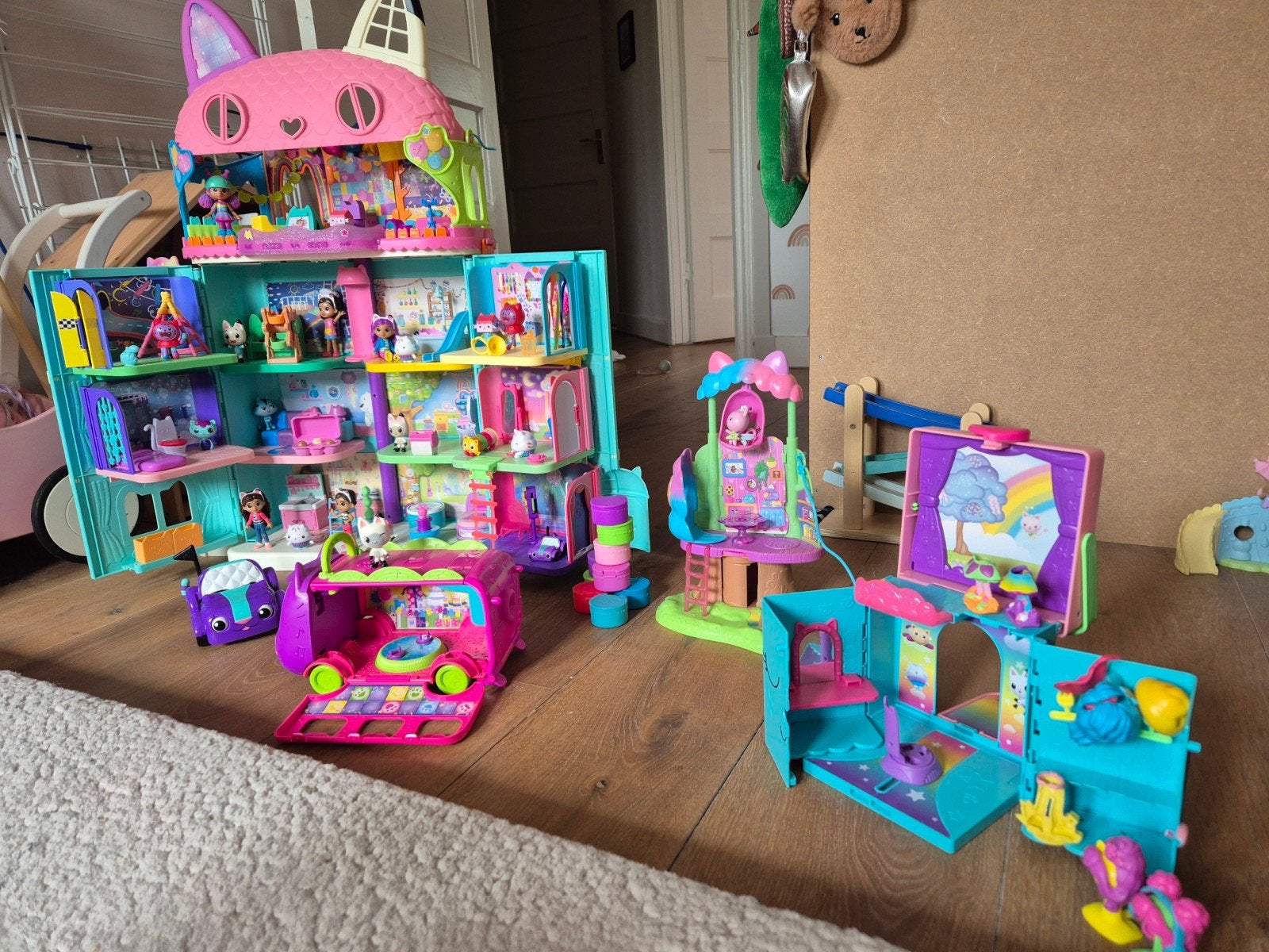 Uitgebreide set Gabby's Dollhouse, Ophalen, Gebruikt, Poppenhuis