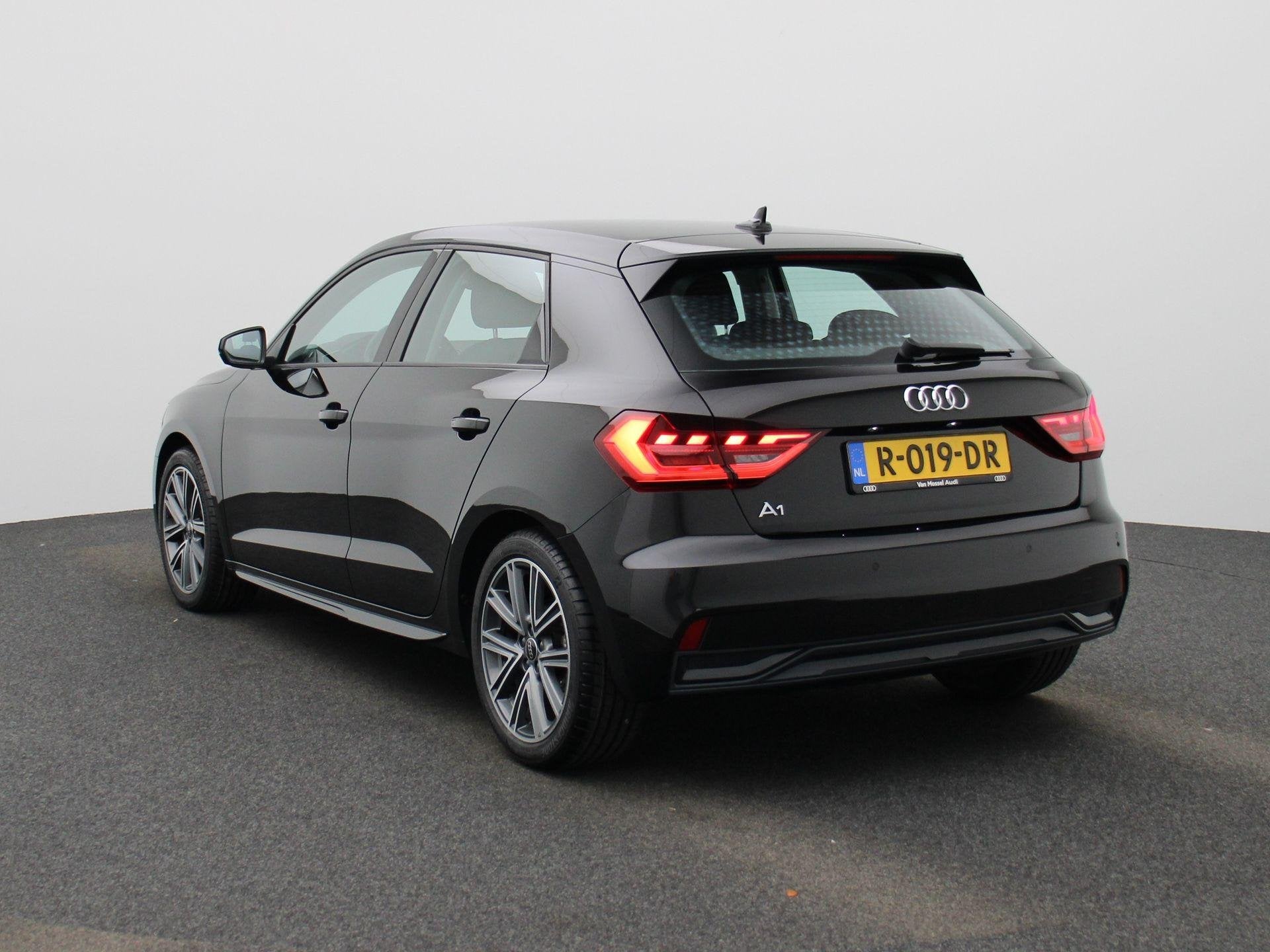Audi A1 Sportback 30 TFSI Advanced edition | Parkeer sensore, Auto's, Stof, A1, Origineel Nederlands, Bedrijf