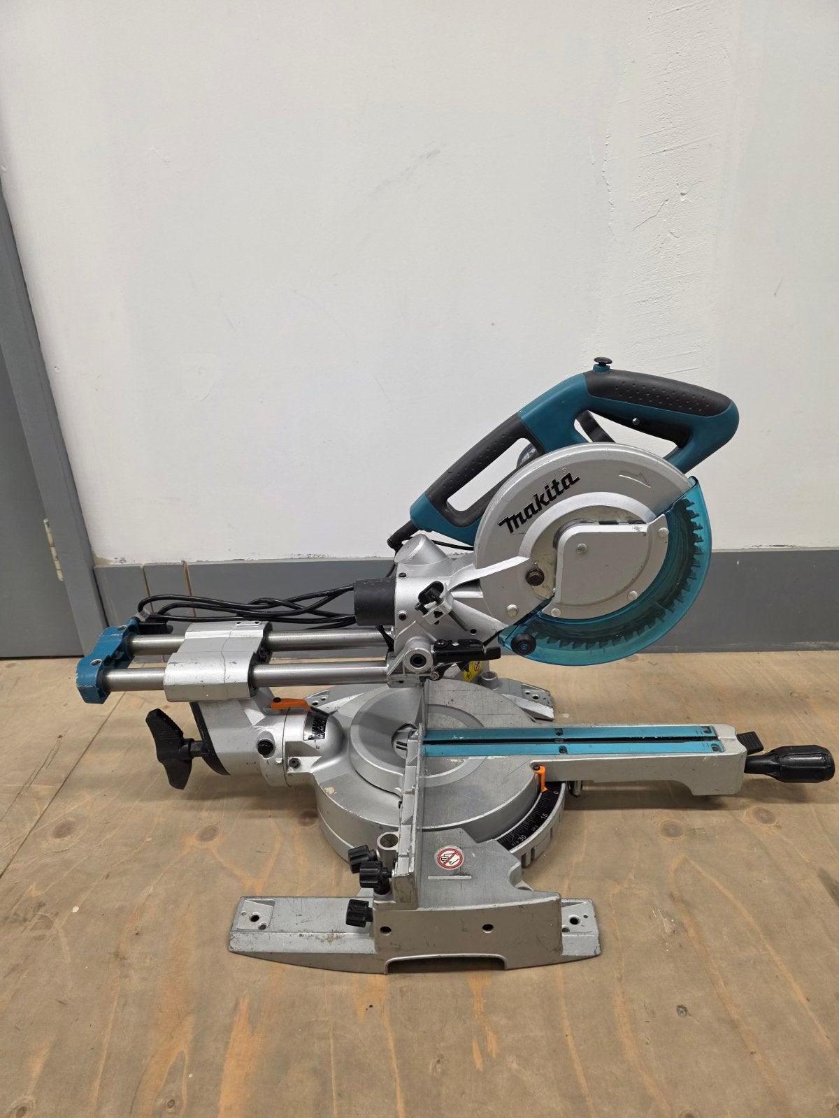 Makita LS0815FL verstekzaag, Doe-het-zelf en Verbouw, Ophalen, 70 mm of meer, Zo goed als nieuw, Afkortzaag