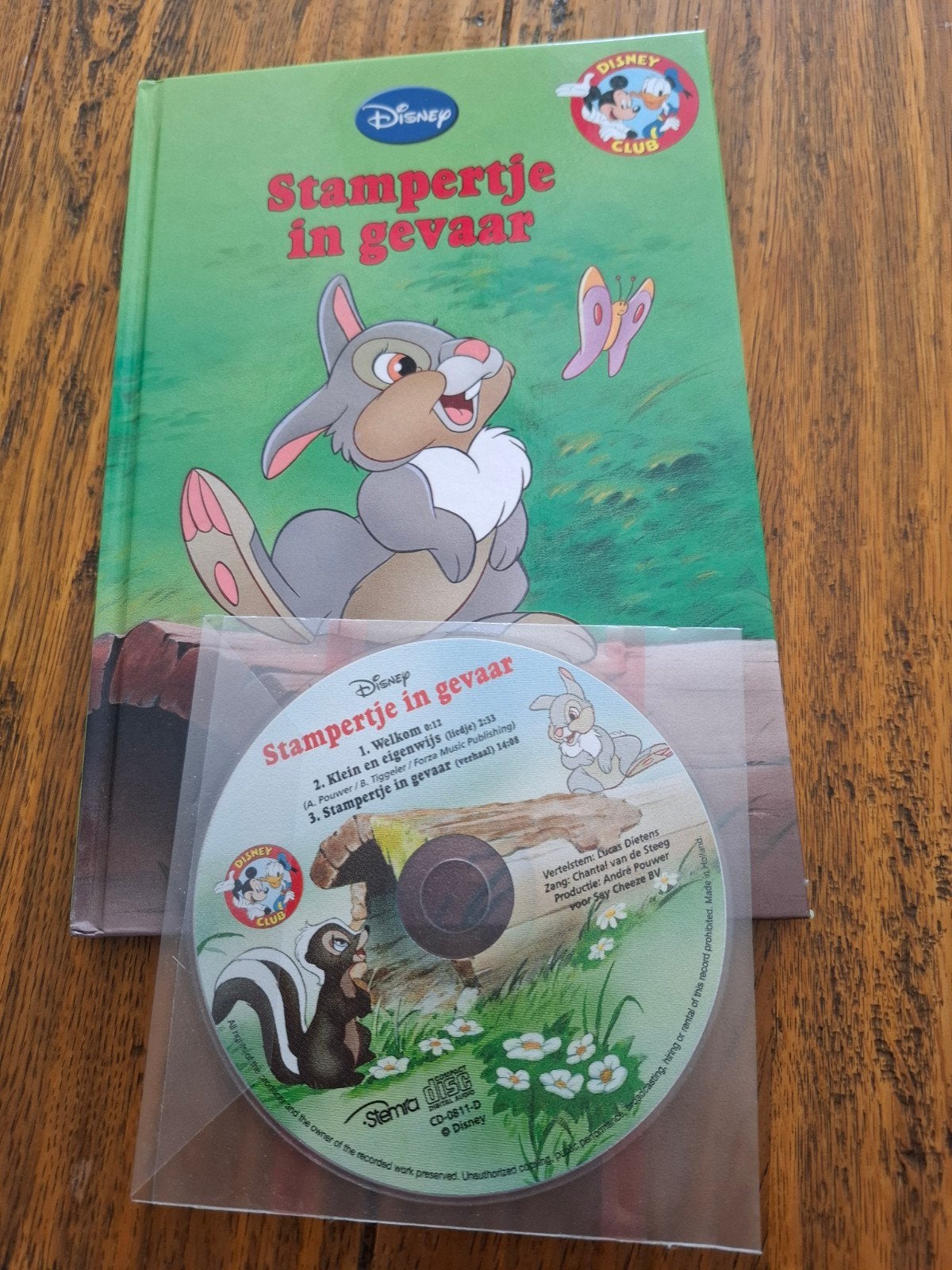 Boek Disney Stampertje in gevaar met CD, Ophalen of Verzenden, Zo goed als nieuw, Sprookjes