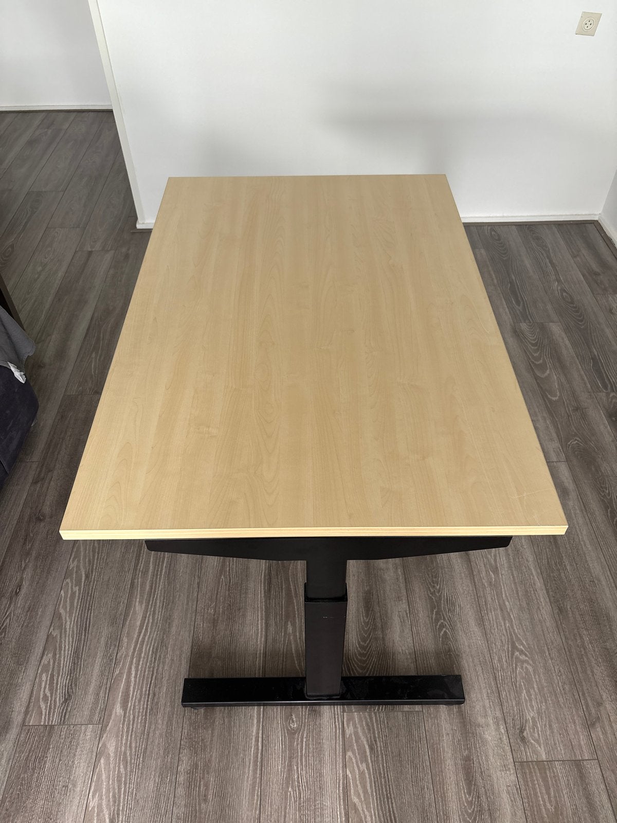 Verstelbaar werkbureau - 130x100 cm - Goede staat, Huis en Inrichting, Bureaus, Ophalen, In hoogte verstelbaar, Gebruikt, Zit-sta bureau