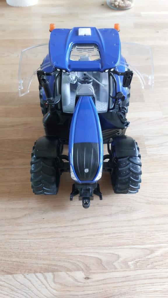 Bruder tractor New Holland T7.315 – speelgoed 1:16 (+3 jaar), Benzine, Auto offroad, Ophalen of Verzenden, Zo goed als nieuw