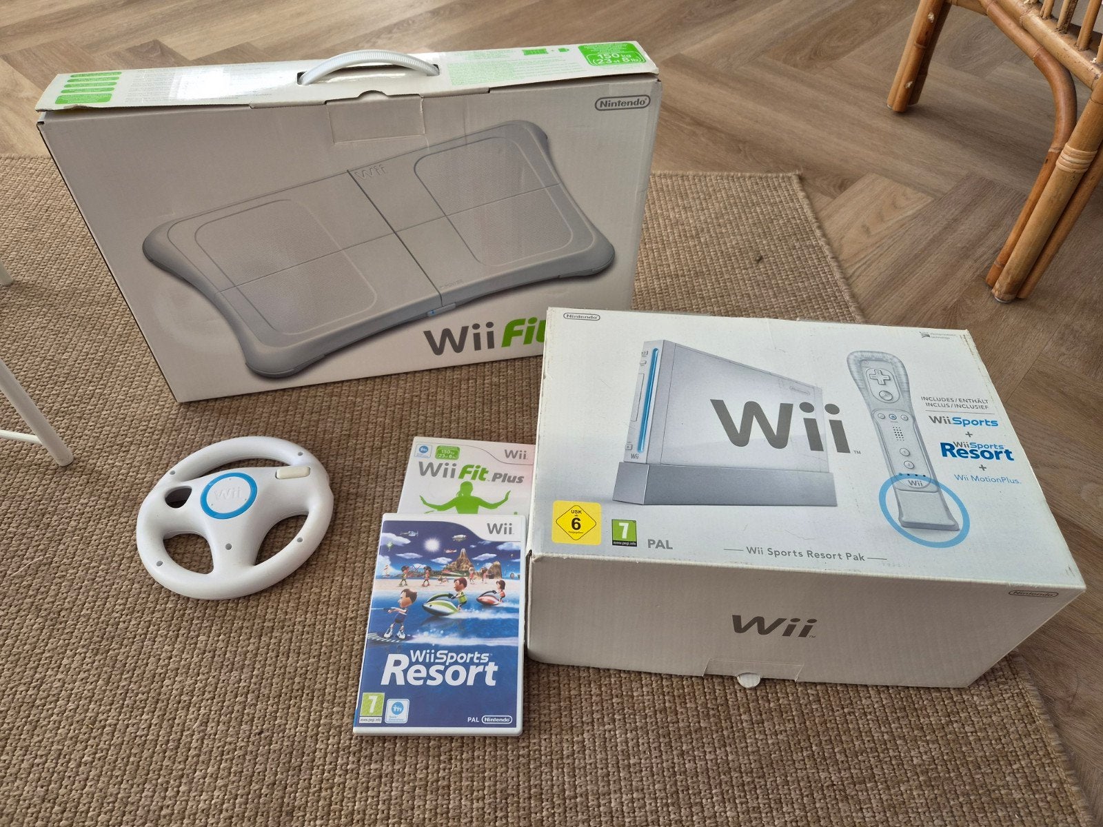 Nintendo Wii Console Set (Wii Sports Resort Pak), Ophalen of Verzenden, Zo goed als nieuw, Met games