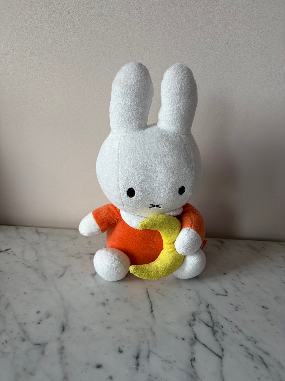 Nijntje knuffel met maan uit Nijntje museum, Konijn, Nijntje, Ophalen of Verzenden, Zo goed als nieuw