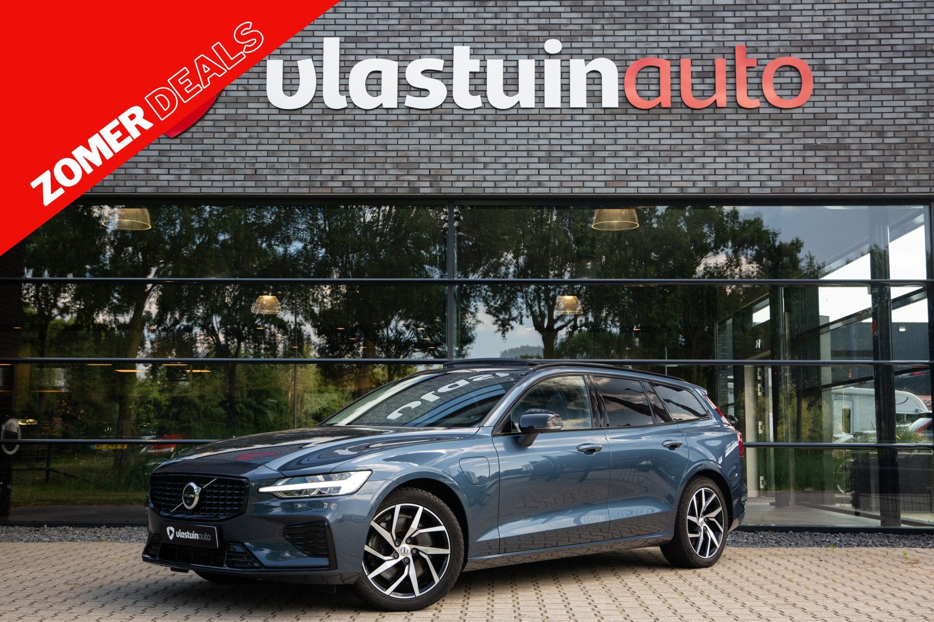 Volvo V60 2.0 T8 Plug-in hybrid AWD Ultimate Dark , Long Ran, Auto's, Volvo, Automaat, Gebruikt, Zwart, 4 cilinders