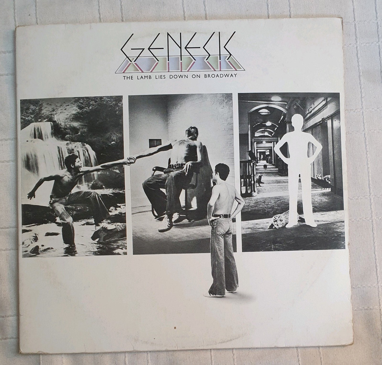 2LP Genesis - The lamb lies down on Broadway - 6641226 -1974, Verzenden, Inclusief binnenhoes, 12 inch, Dubbel-LP