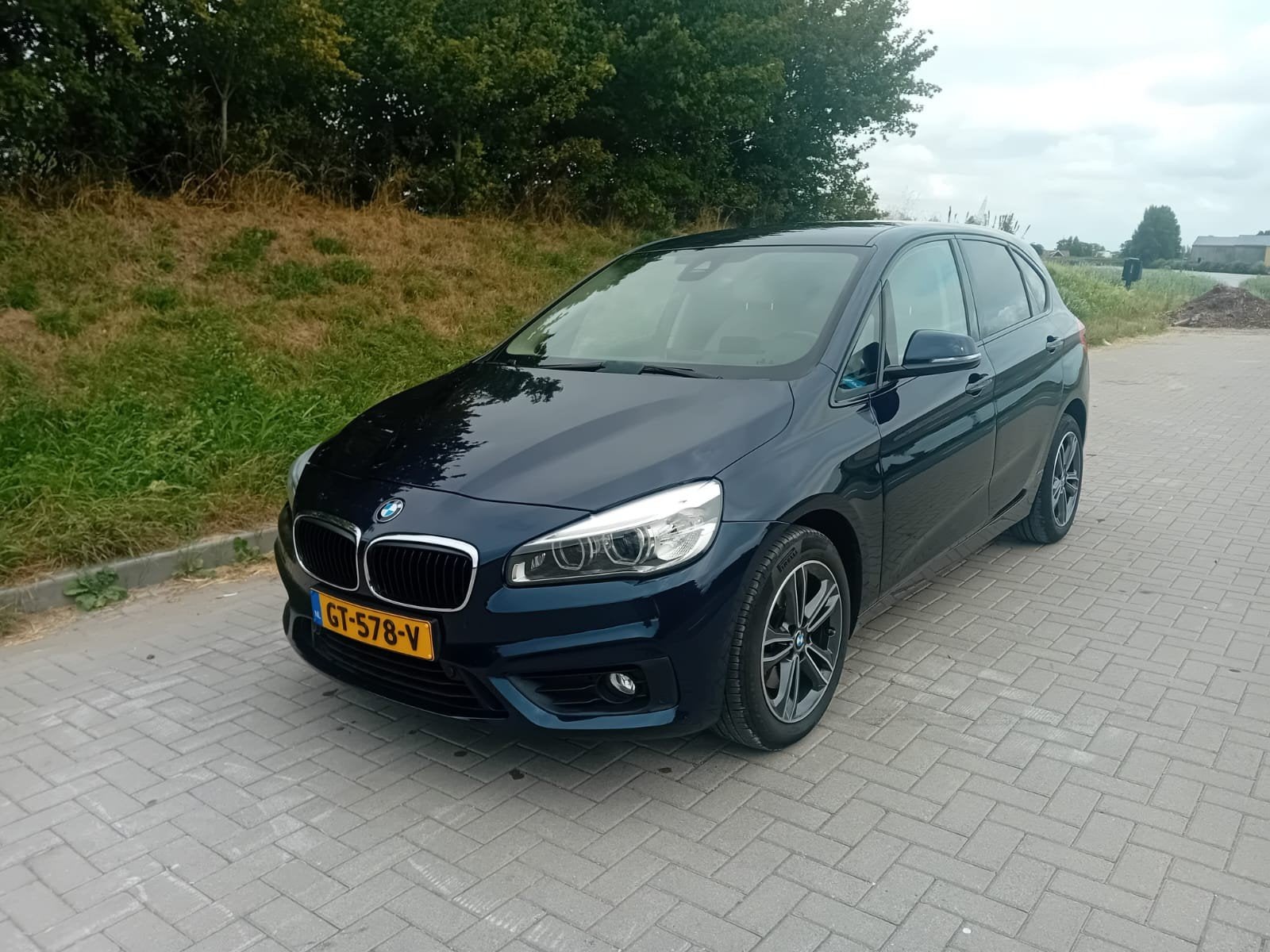 BMW Active Tourer 220I Automaat. NL-auto. APK  26-8-2027., 1998 cc, 730 kg, Blauw, Origineel Nederlands