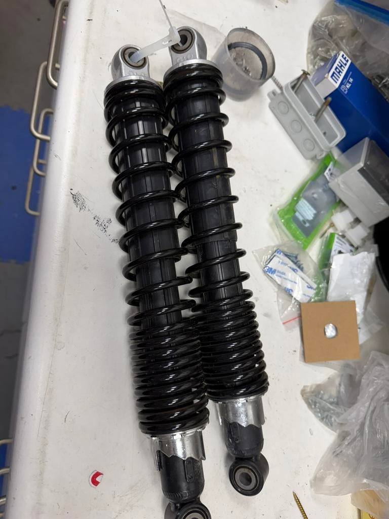 Izgst veren  met schokbrekers orgineel aprilia sr gt 125 200, Ophalen of Verzenden