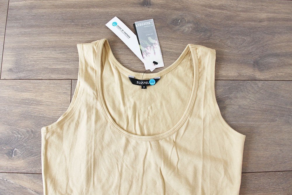 Slippel Topje (M) - 12 € 15,-, Kleding | Dames, Tops, Maat 38/40 (M), Overige kleuren, Slippel, Ophalen of Verzenden