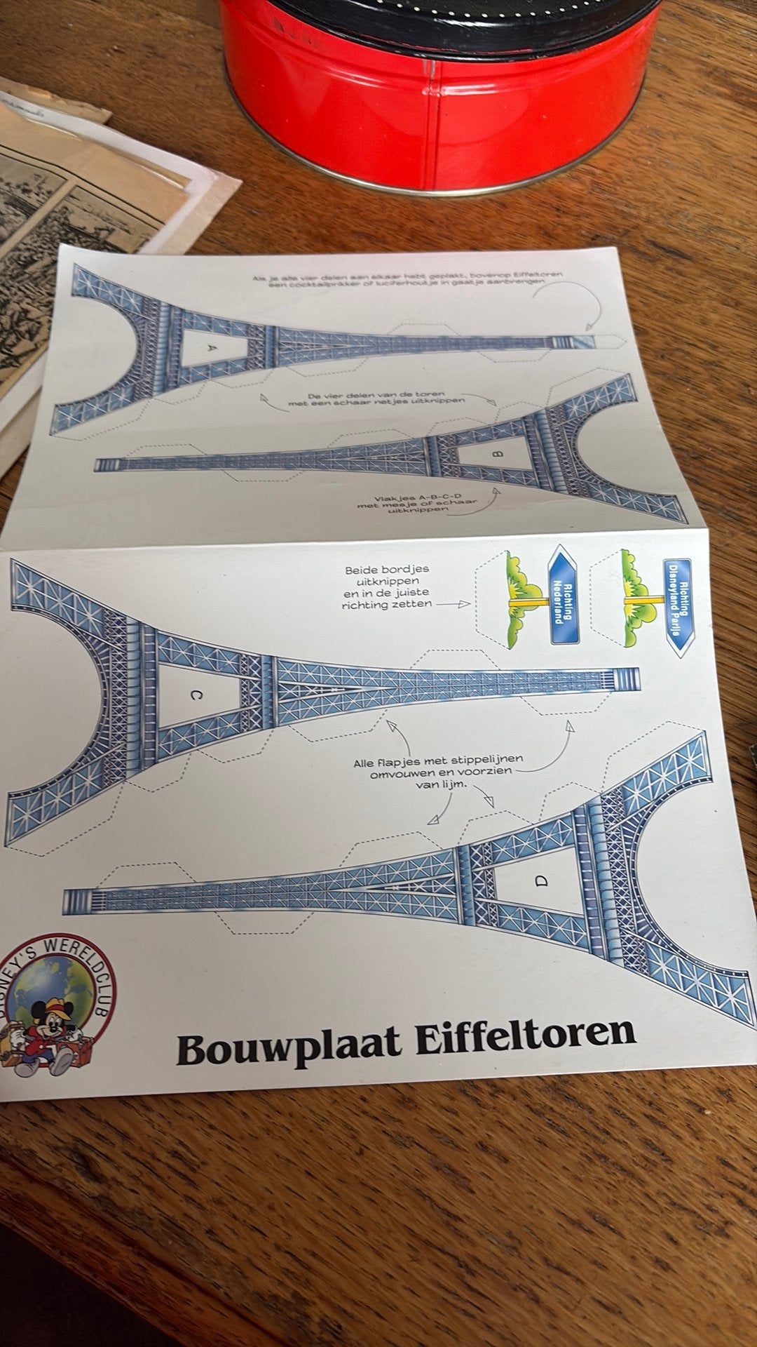 Disney bouwplaat Eiffeltoren parijs, Verzamelen, Ophalen of Verzenden, Overige figuren, Beeldje of Figuurtje