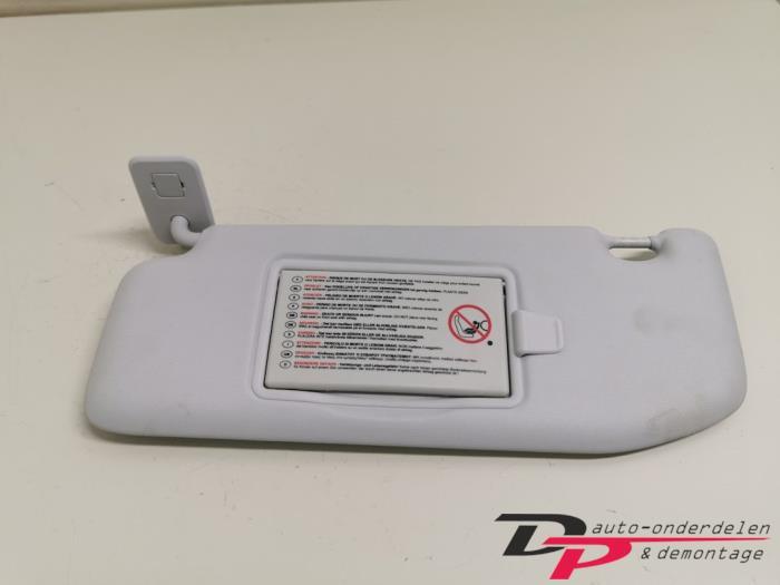 Zonneklep van een Peugeot 208, Gebruikt, -, -, Ophalen of Verzenden