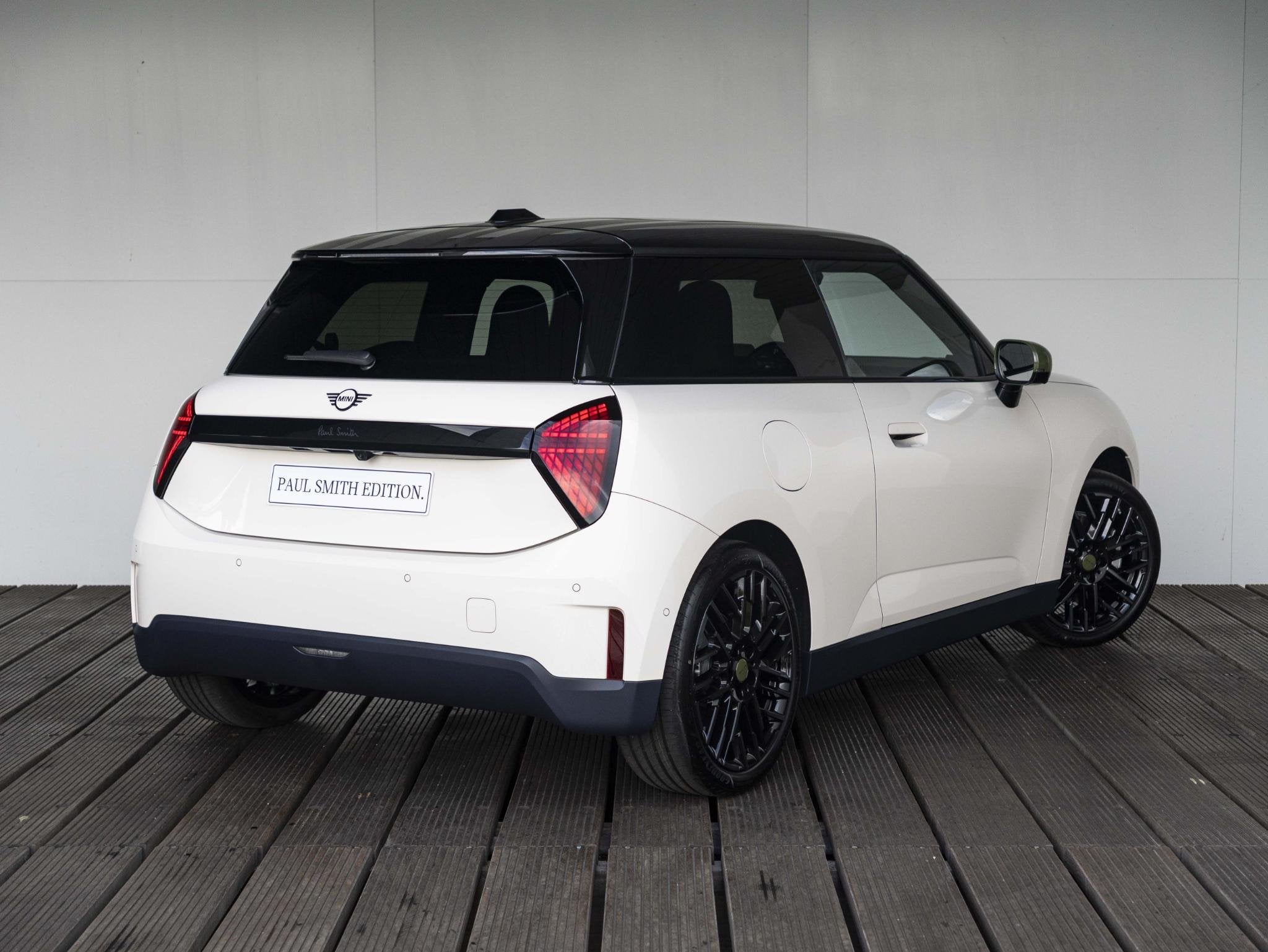 MINI 3-Deurs Cooper SE Paul Smith L-pakket | Stoel & Stuurve, 4 stoelen, Leder en Stof, 218 pk, Nieuw