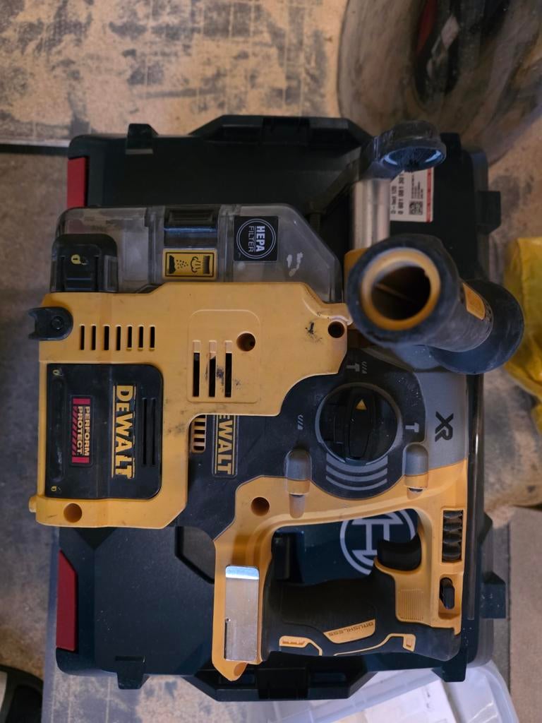 DeWalt Klopboormachine met Afzuiging - Krachtig & Schoon, Boor- en/of Breekhamer, Ophalen of Verzenden, Klopboormechanisme, Gebruikt