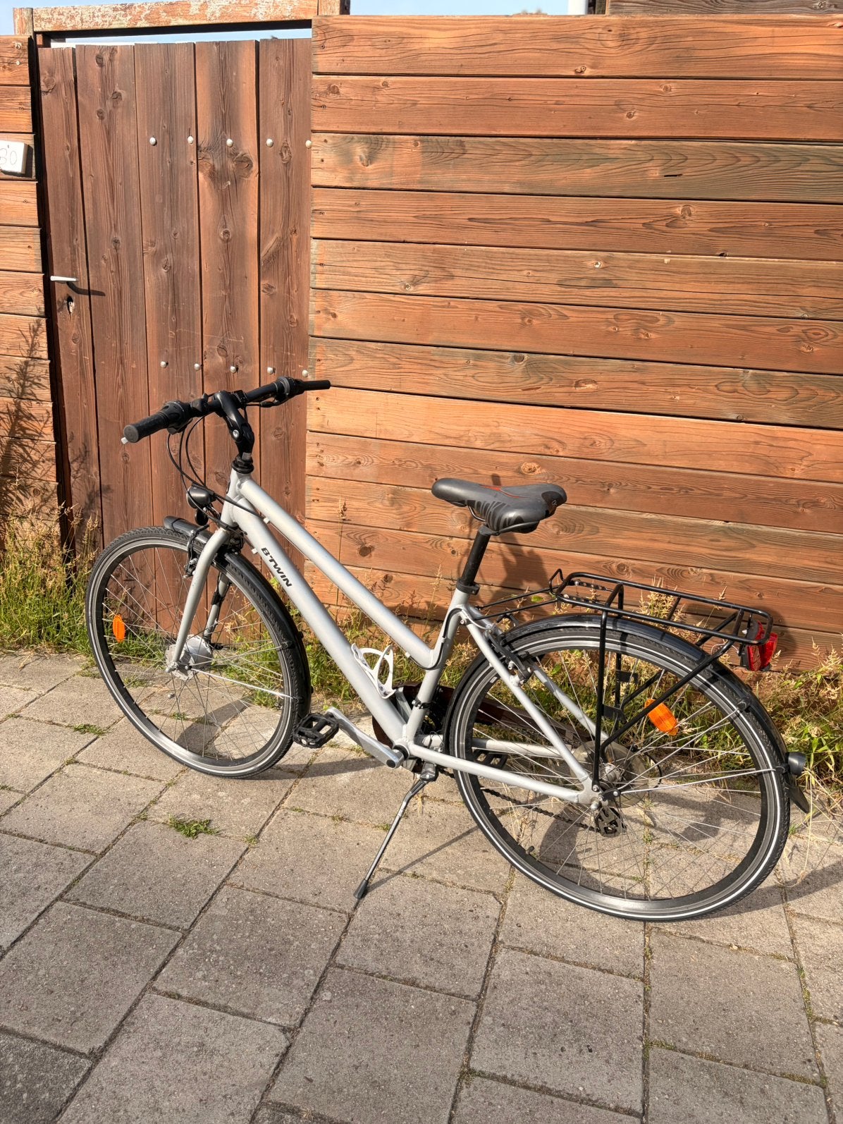 B’Twin Hoprider 100 Urban Hybrid — laag frame, 28 inch, 56 cm of meer, Zo goed als nieuw, Meer dan 20 versnellingen