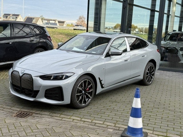 BMW i4 Edrive40 M Sportpakket, 340pk, 597km, kleur Modegrau, Auto's, Achterwielaandrijving, 340 pk, Elektrisch, Particulier