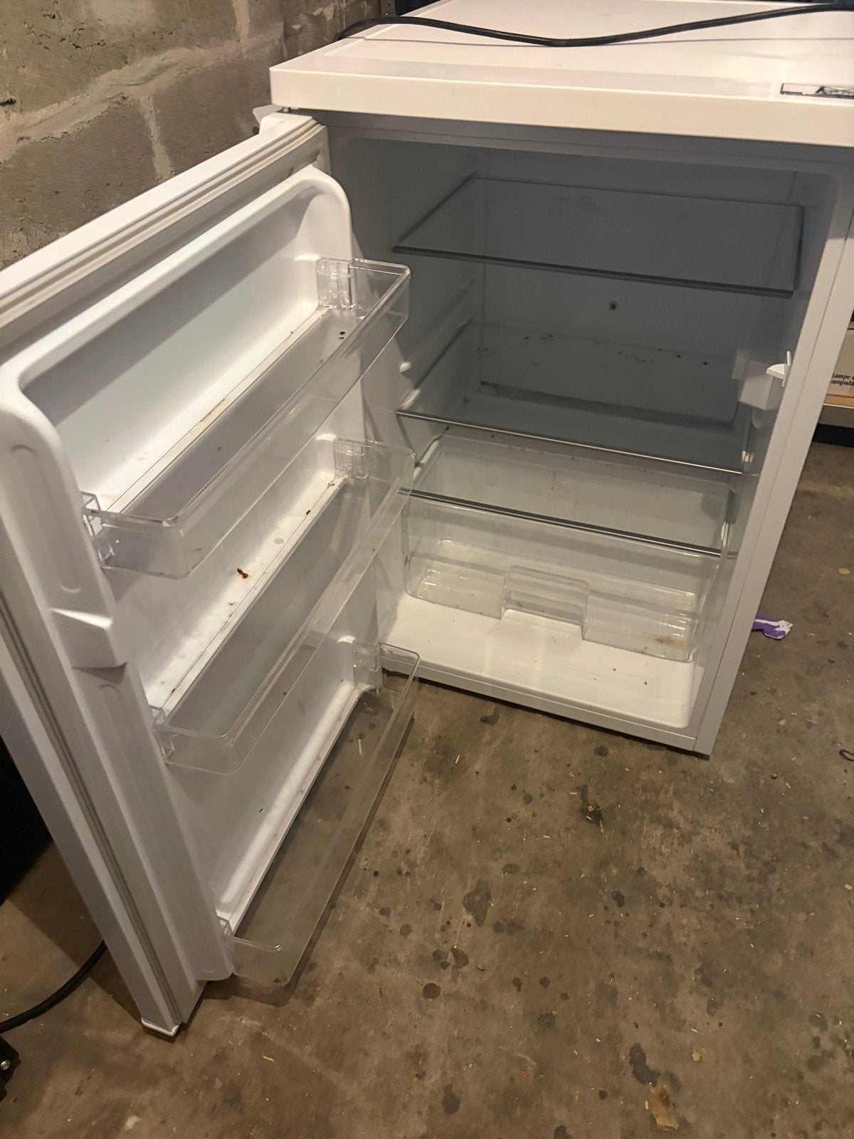 Compacte koelkast - Ideaal voor kleine ruimtes, Ophalen, Minder dan 75 liter, Zonder vriesvak, Gebruikt