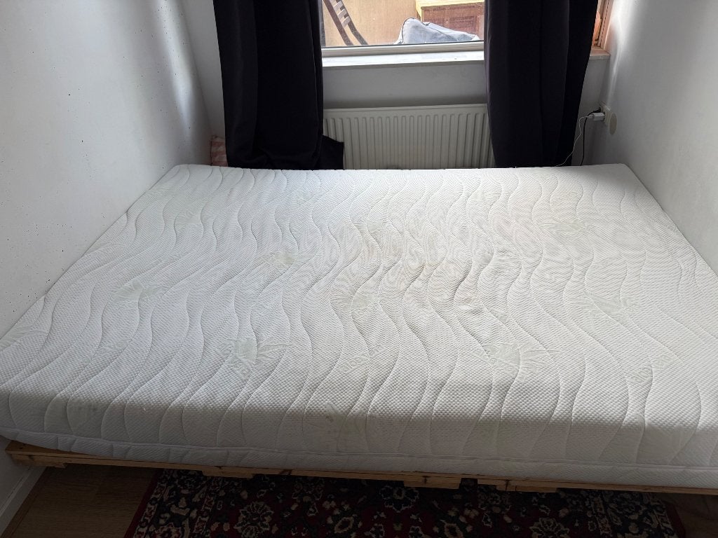 Matras 140x200 (mogelijk incl palletbed), Ophalen, Gebruikt, Wit, Tweepersoons