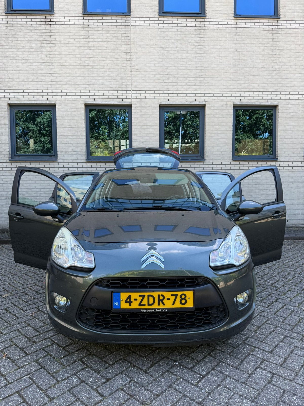 Citroën C3 1.4i 75pk 2010 Grijs, Auto's, Voorwielaandrijving, 1005 kg, 4 cilinders, Parkeersensor