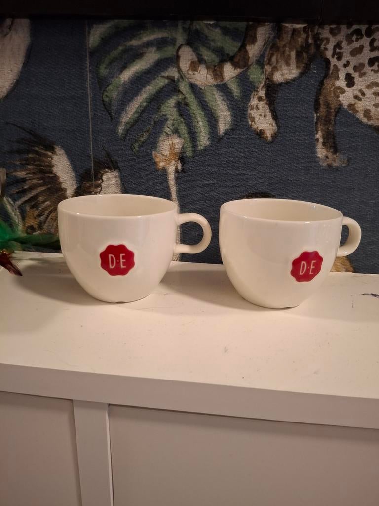 Nikolai carels Douwe Egberts Koffie Kopjes (2 stuks), Gebruikt, Keramiek, Ophalen of Verzenden, Overige stijlen