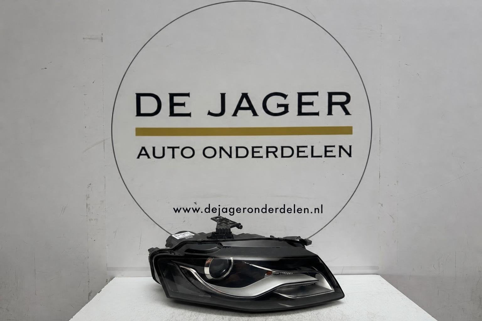 Audi A4 B8 Xenon koplamp rechts 8K0941004C, Gebruikt, AUDI AG, Auto-Union-Strasse 1
85045  Ingolstadt, DE, Kundenbetreuung@audi.de