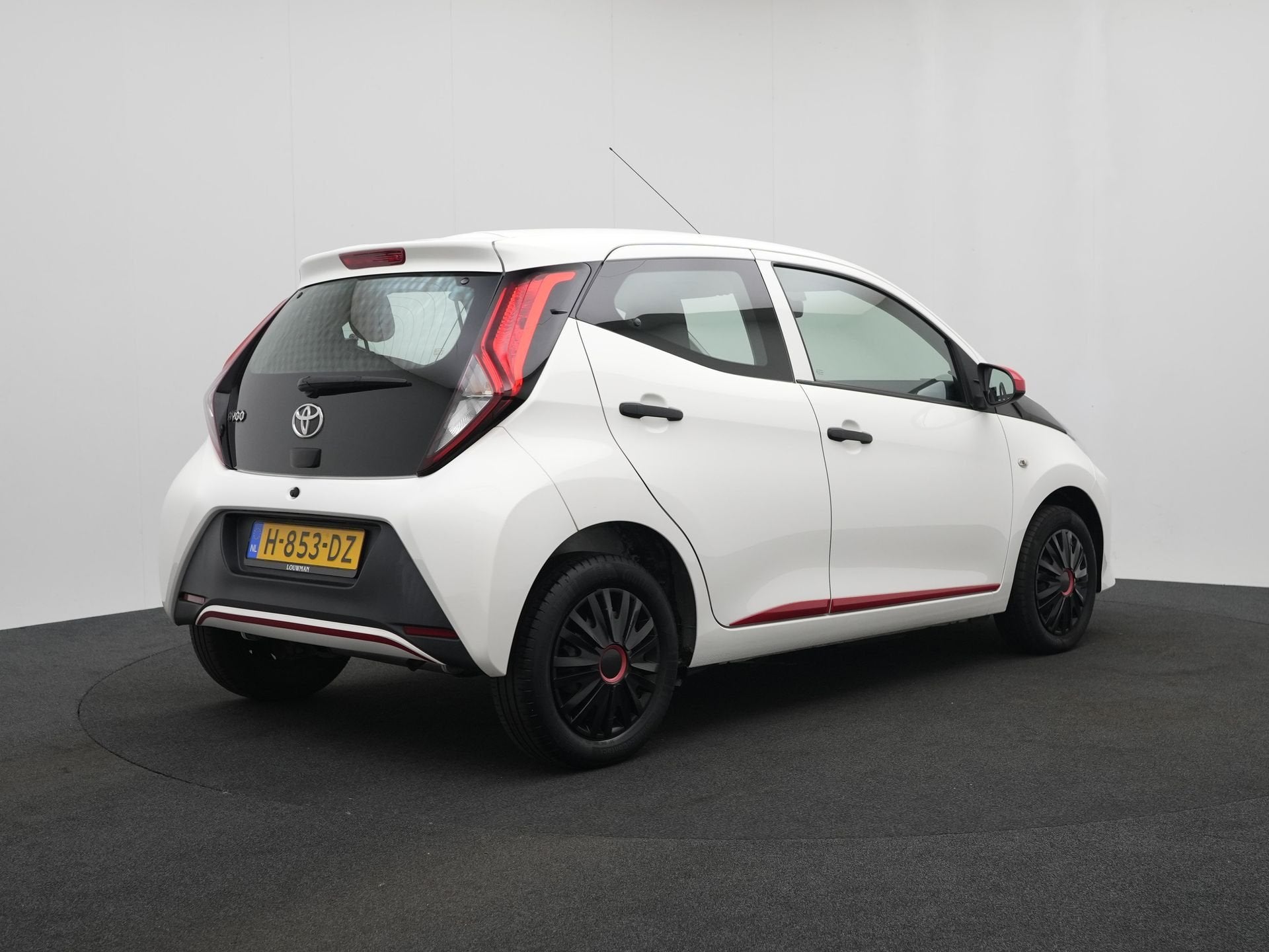 Toyota Aygo 1.0 VVT-i x-fun | NL Auto | Dealer Onderhouden |, Voorwielaandrijving, 12 maanden, Stof, Gebruikt