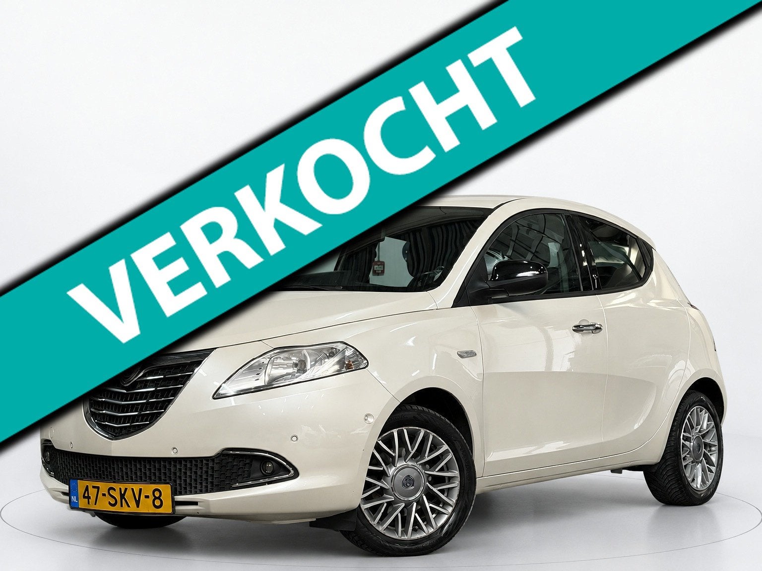 Lancia Ypsilon 0.9 TwinAir Platinum - Airco - Radio -, Auto's, Voorwielaandrijving, Euro 5, 86 pk, Gebruikt