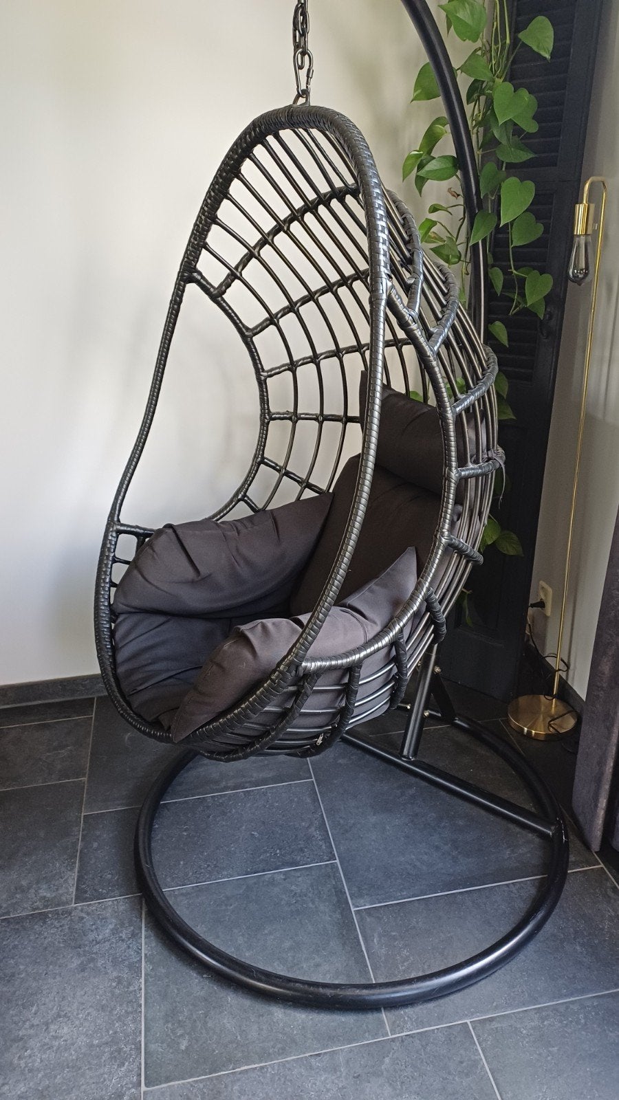 zwarte Hangstoel Eggchair eistoel, Huis en Inrichting, Stoelen, Ophalen, Zwart, Zo goed als nieuw, Metaal