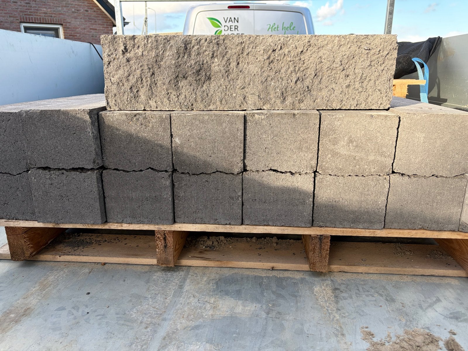 Splitblokken 15x12,5x60cm - Ideaal voor de tuin, Doe-het-zelf en Verbouw, Ophalen, Nieuw, Beton