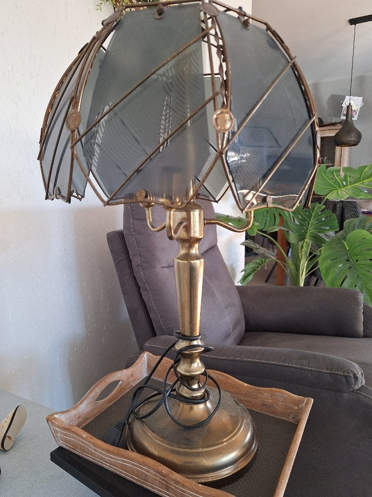 Antieke koperen lampen met rookglas