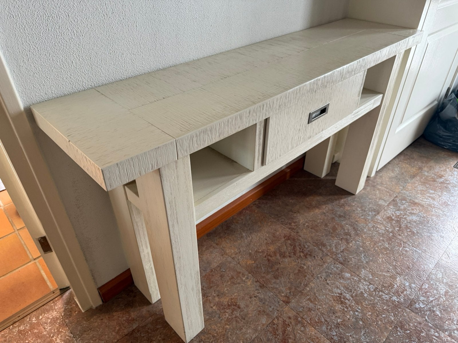 Side-table, gangtafel. Z.g.a.n., Ophalen, Met plank(en), Zo goed als nieuw, Minder dan 150 cm