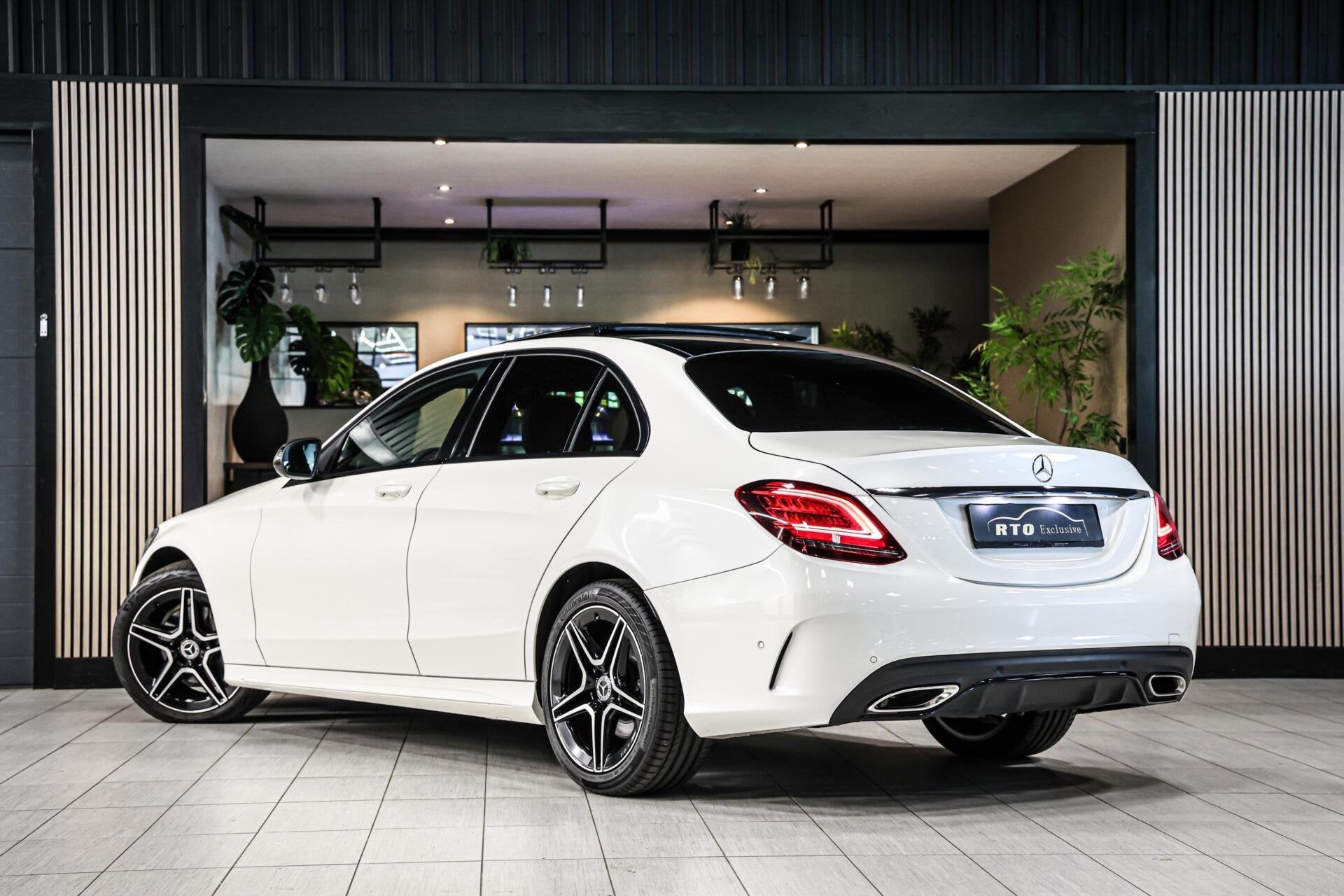 Mercedes C-klasse 180 Business Solution AMG|Pano|Camera|Nigh, Auto's, Mercedes-Benz, Automaat, Met garantie (alle), Automatische klimaatregeling