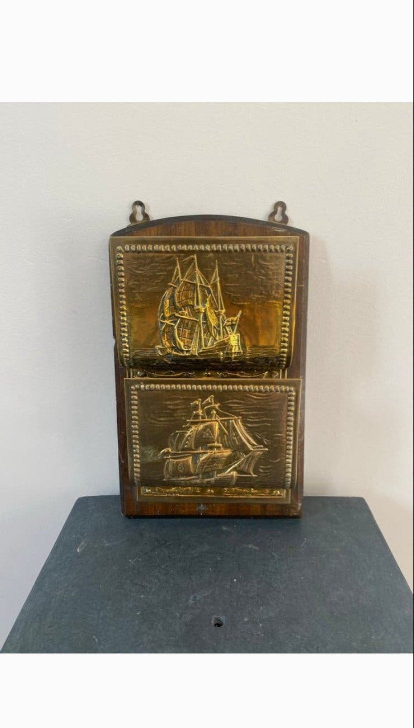 Vintage Houten Brievenhouder met Messing Zeilschepen, Antiek en Kunst, Ophalen of Verzenden