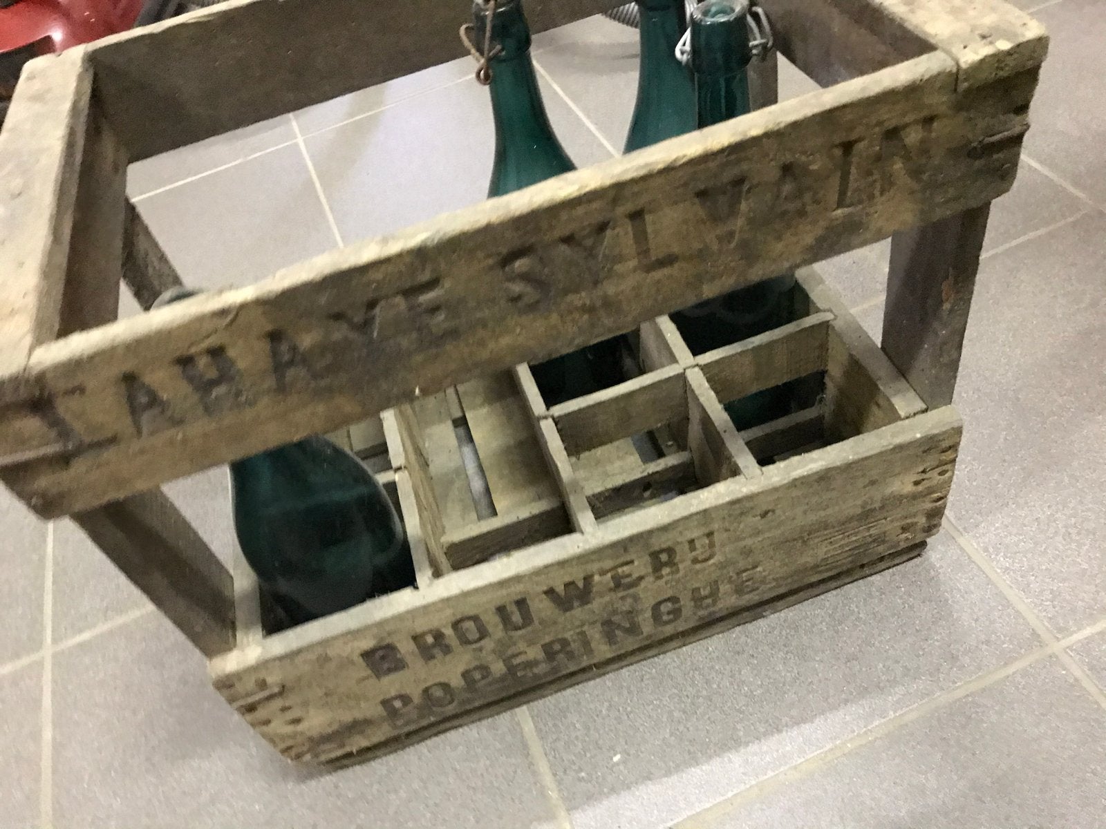 Vintage houten bierkrat met flessen - Brouwerij Poperinge, Ophalen of Verzenden