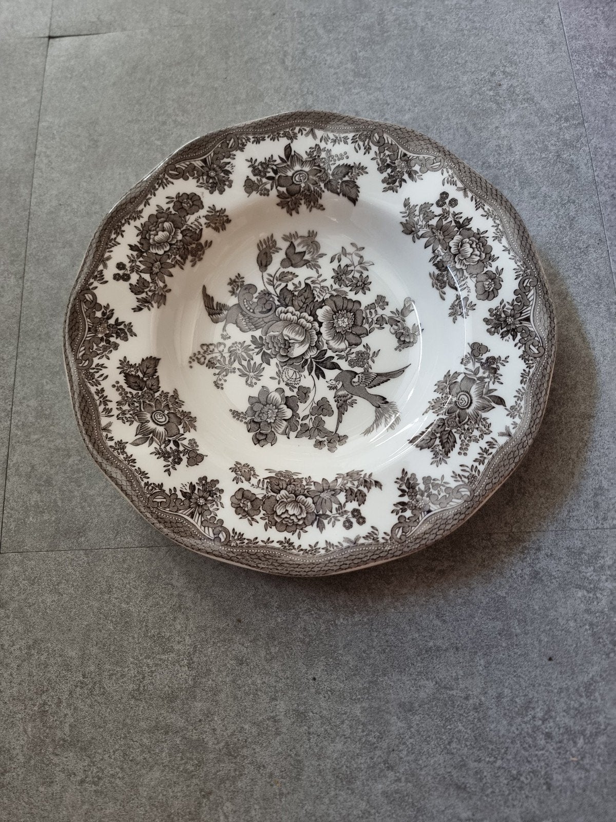 Antieke Wedgwood soepkom/diep bord met bloemmotief, Antiek en Kunst, Ophalen of Verzenden