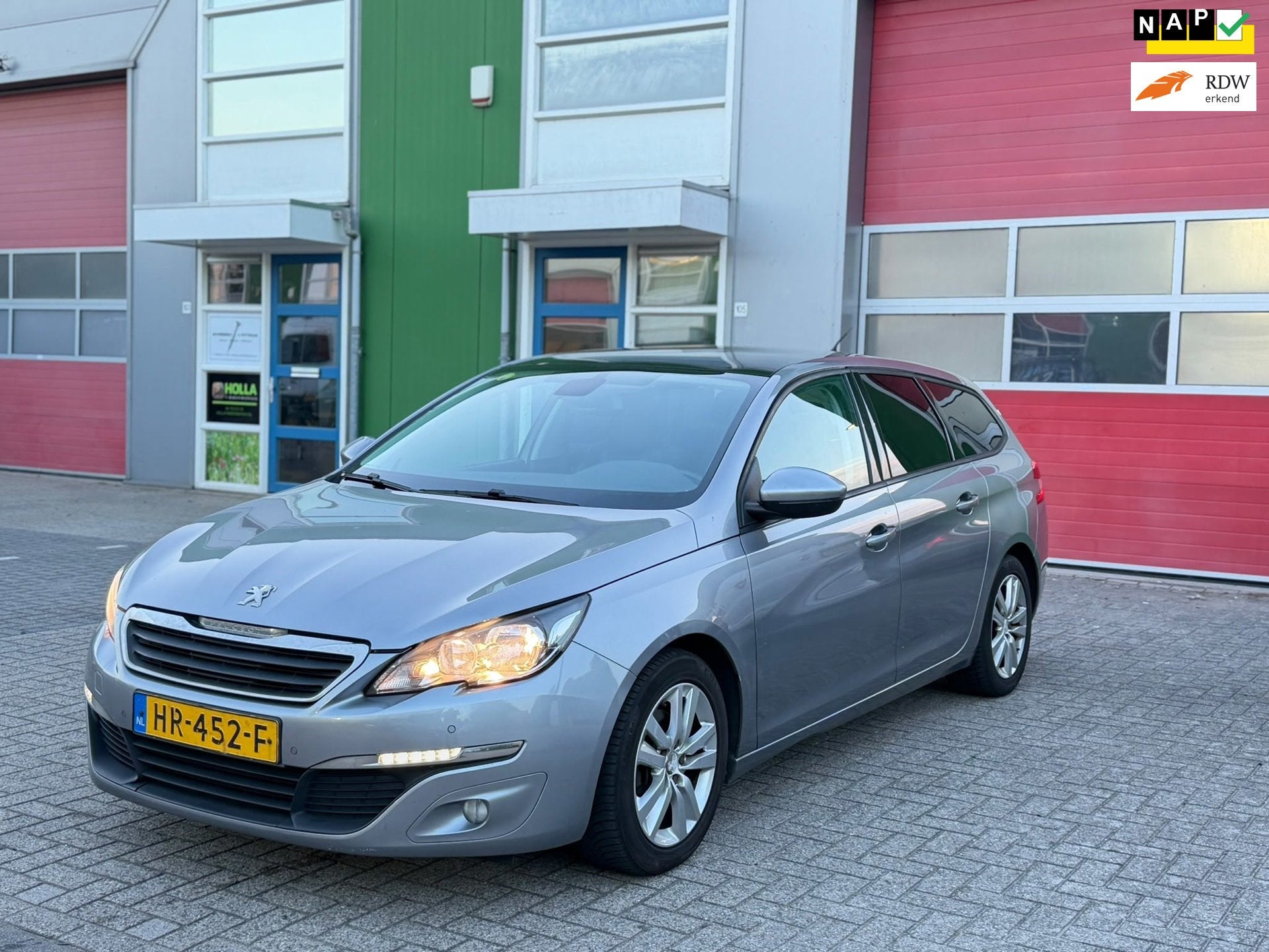 Peugeot 308 SW 1.6 BlueHDI Blue Lease Executive Pack, Auto's, Voorwielaandrijving, Dealer onderhouden, Gebruikt, 4 cilinders