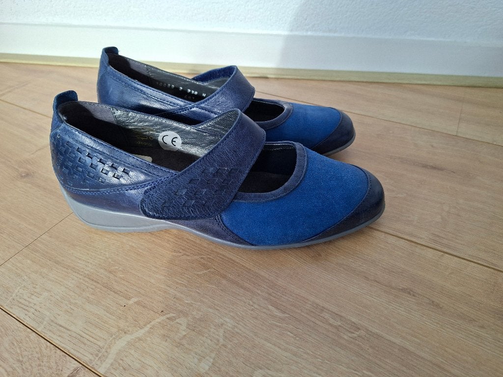 Mooie blauwe Xsensible schoenen maat 38, Xsensible, Blauw, Ophalen of Verzenden, Sneakers of Gympen