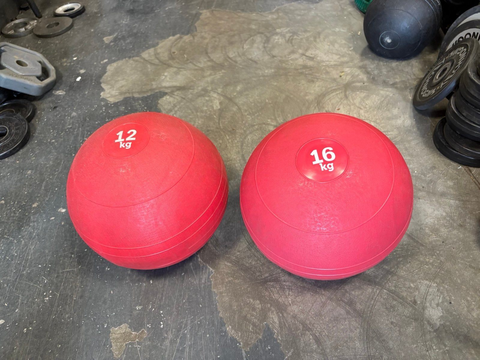 Slam bal ballen 1 x 12 kg en 1 x 16 kg gewichten, Ophalen, Gebruikt, Gewicht, Fitnessbal