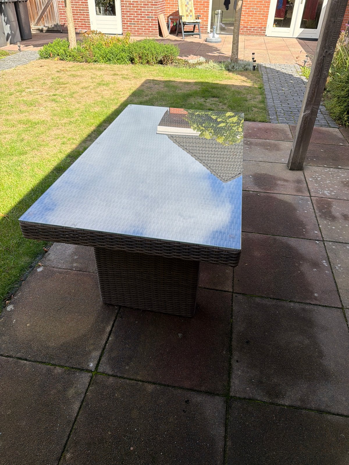 Wicker tuintafel met glazen blad, Tuin en Terras, Ophalen, Gebruikt, Rechthoekig, Wicker