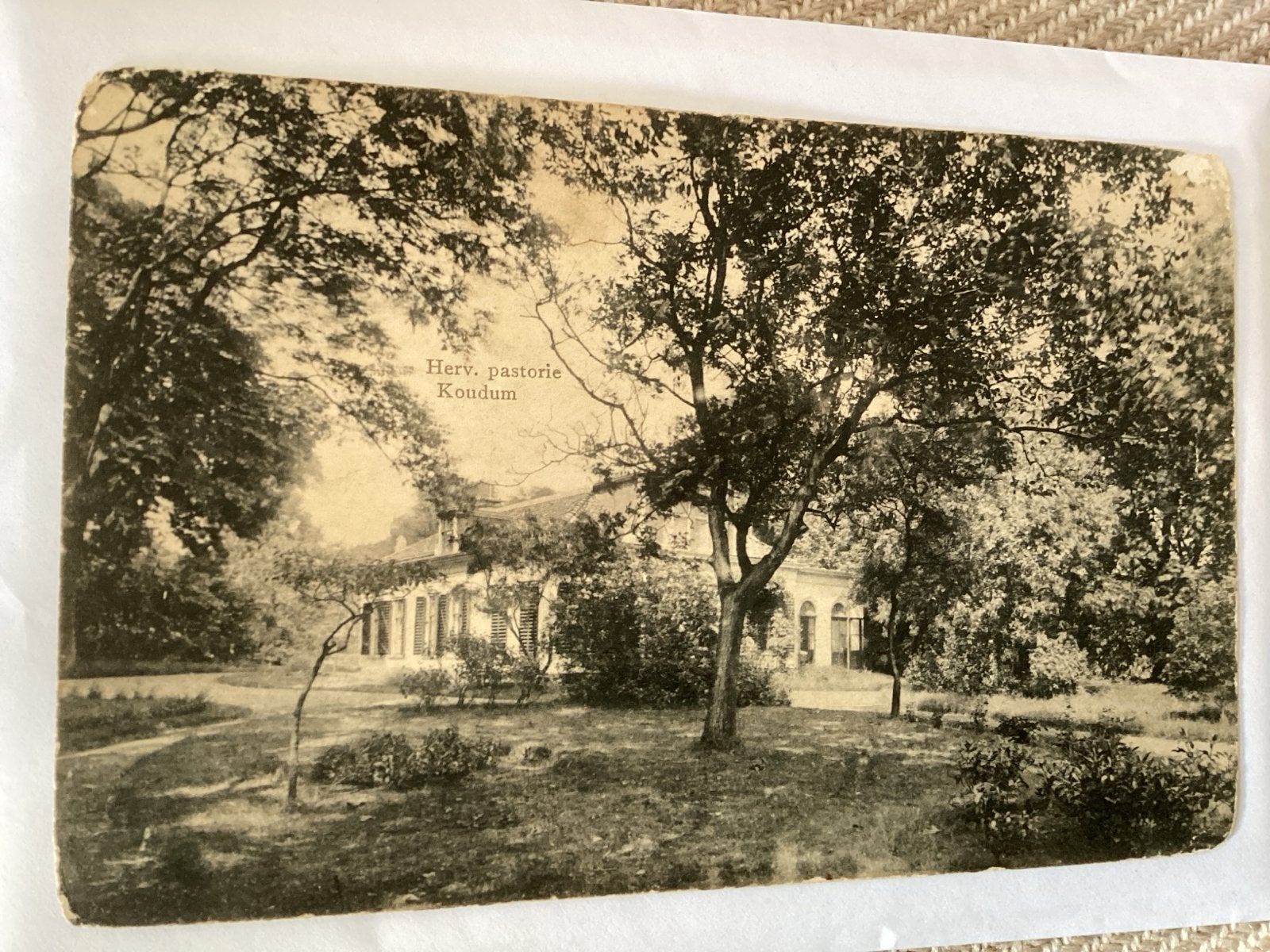 Oude ansichtkaart Herv. Pastorie Koudum (Gelopen), Verzamelen, Ophalen of Verzenden, Voor 1920, Gelopen, Friesland