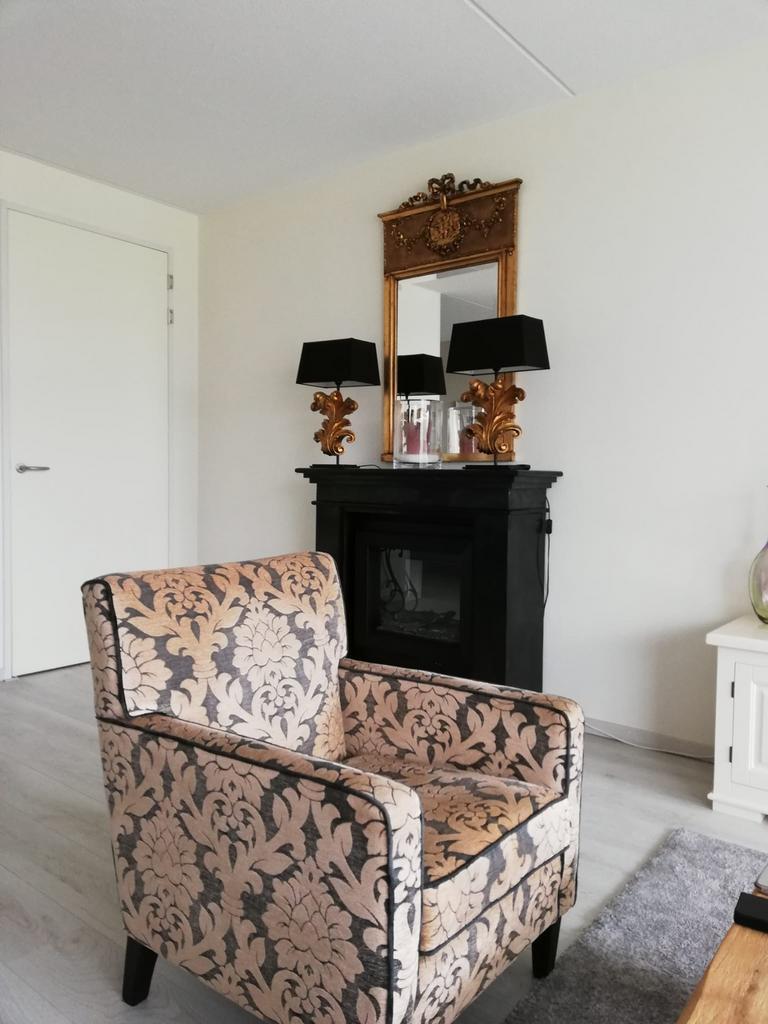 Mooie fauteuil 2 stuks gratis ophalen., Huis en Inrichting, Fauteuils, Ophalen of Verzenden, Zo goed als nieuw, 75 tot 100 cm