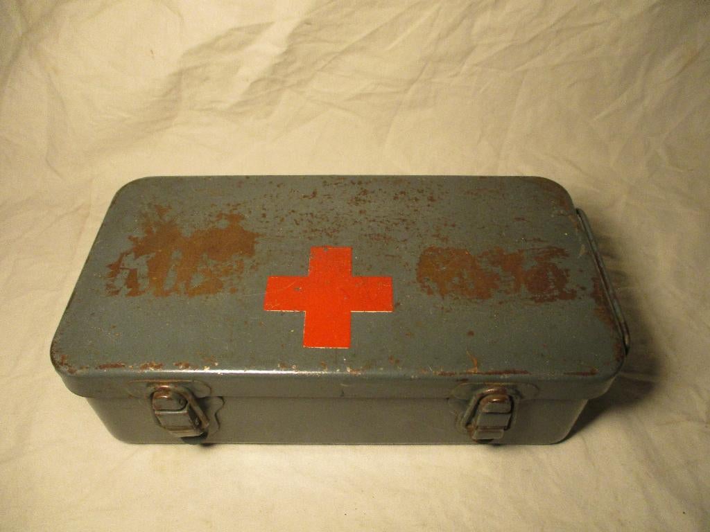ehbo doos van metaal militaria?, Ophalen of Verzenden, Landmacht, Nederland