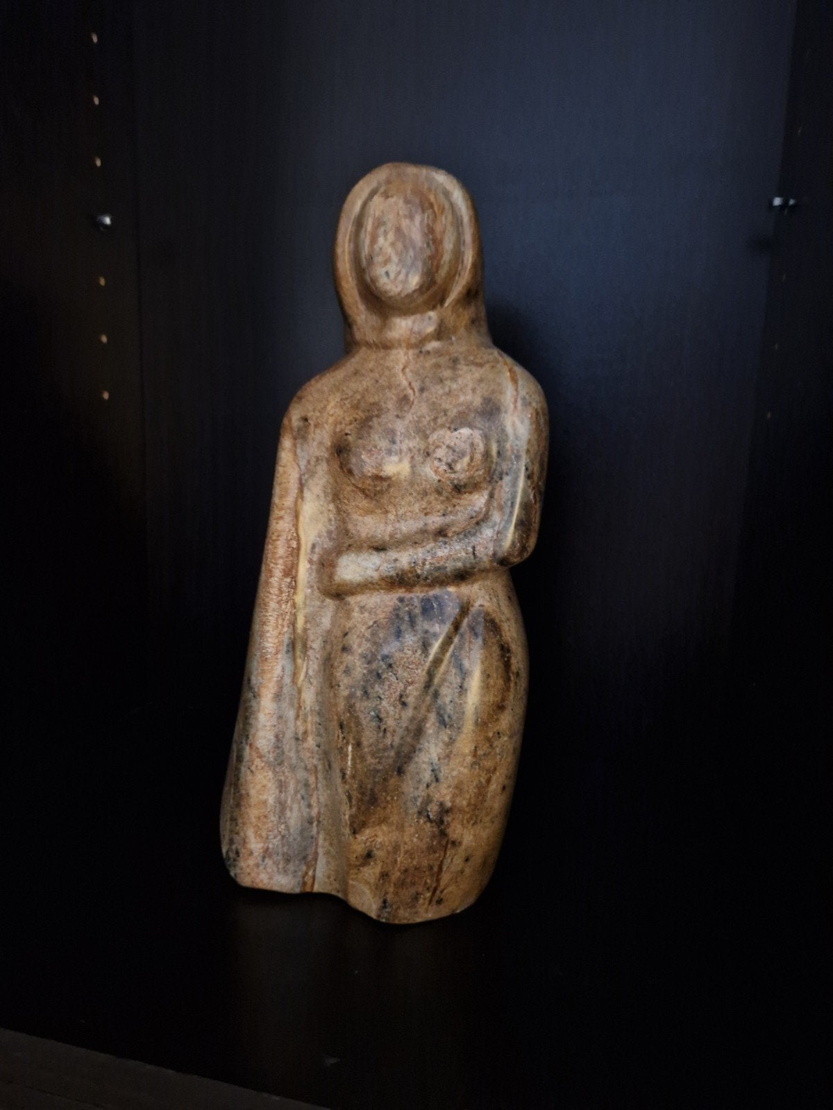 Decoratief beeld van gesluierde vrouw, Ophalen
