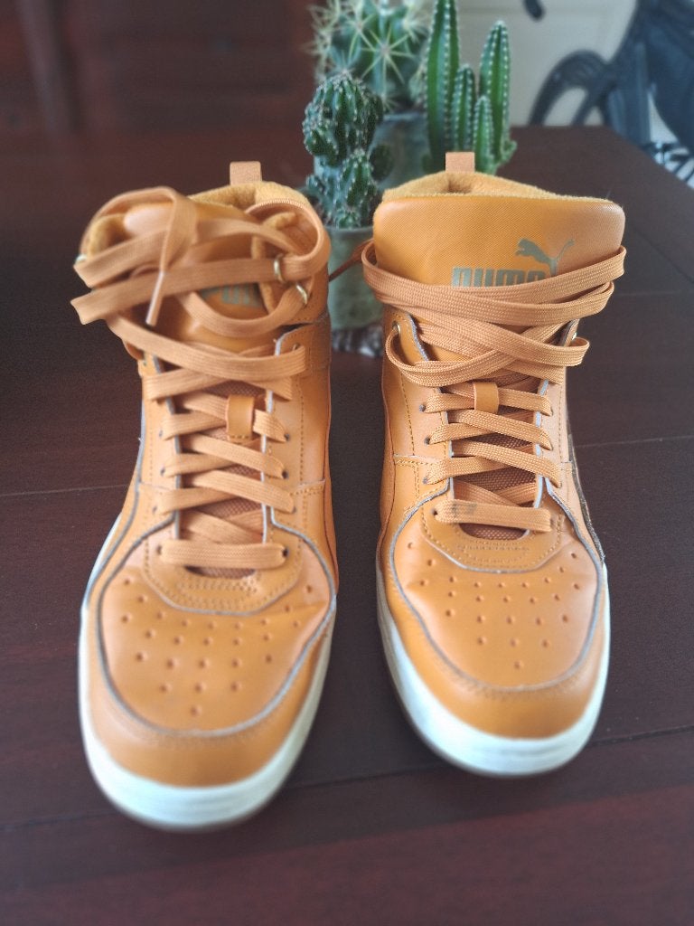 Puma okergele soft foam sneakers 42,5 bijna nieuw half hoog, Overige kleuren, Puma, Verzenden, Sneakers of Gympen