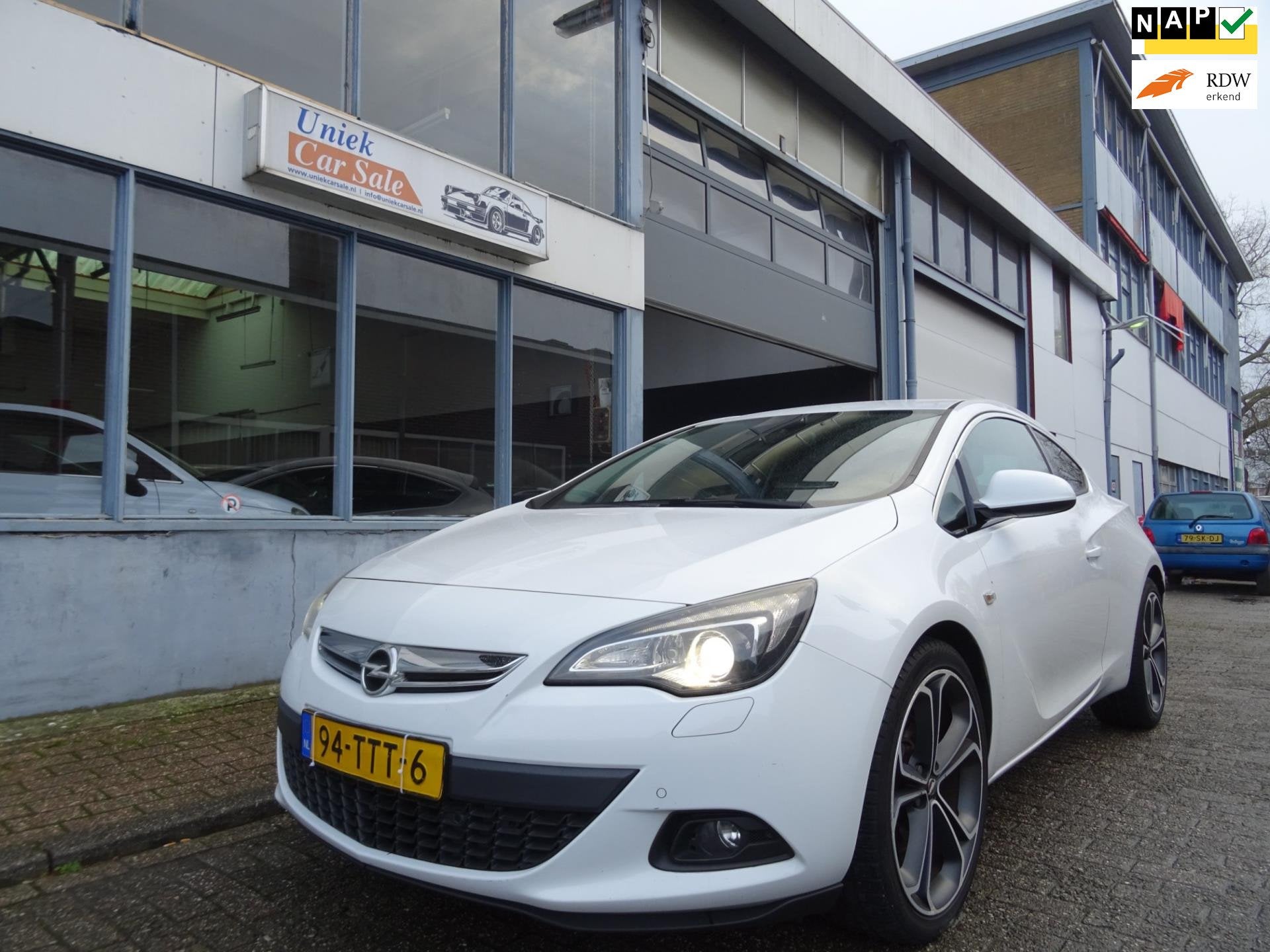 Opel Astra GTC 1.4 Turbo Sport, Gebruikt, 4 cilinders, 700 kg, 1337 kg