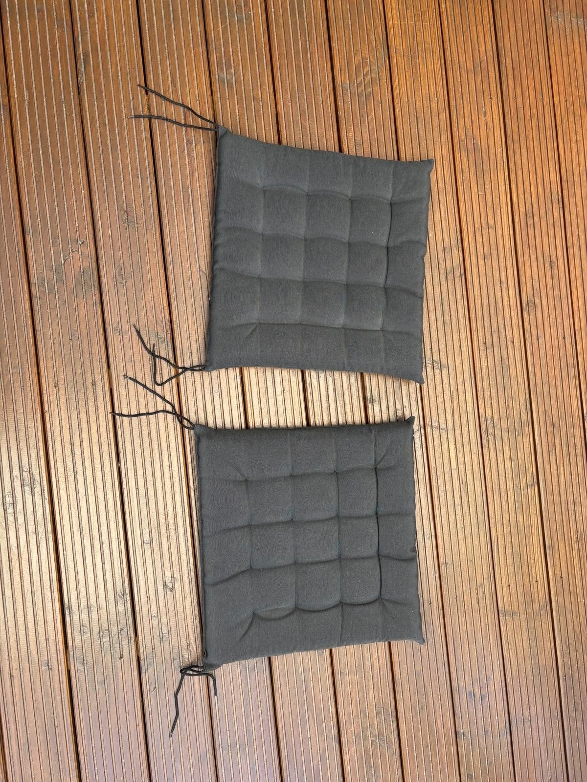 Twee donkergrijze zitkussens voor binnen of buiten, Ophalen, Overige merken, Gebruikt, Geschikt voor buiten