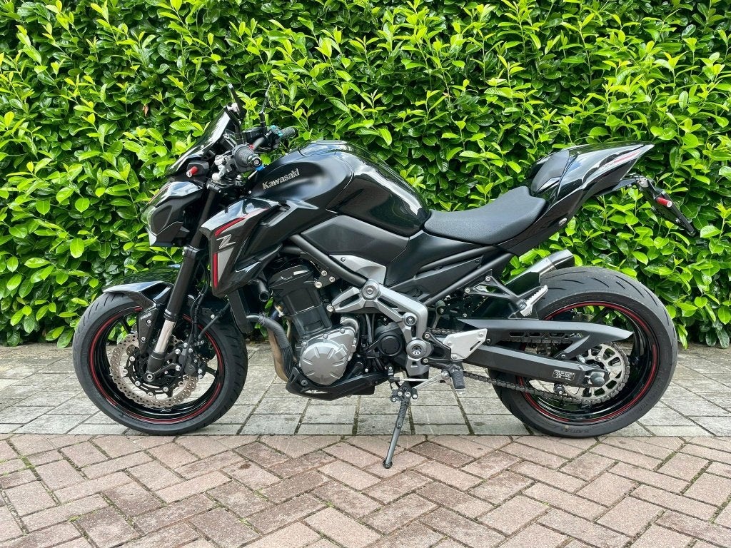 Kawasaki Z900 met titanium Akrapovič-uitlaat, Motoren, Occasion, 4 cilinders, Motorrijbewijs A, 948 cc